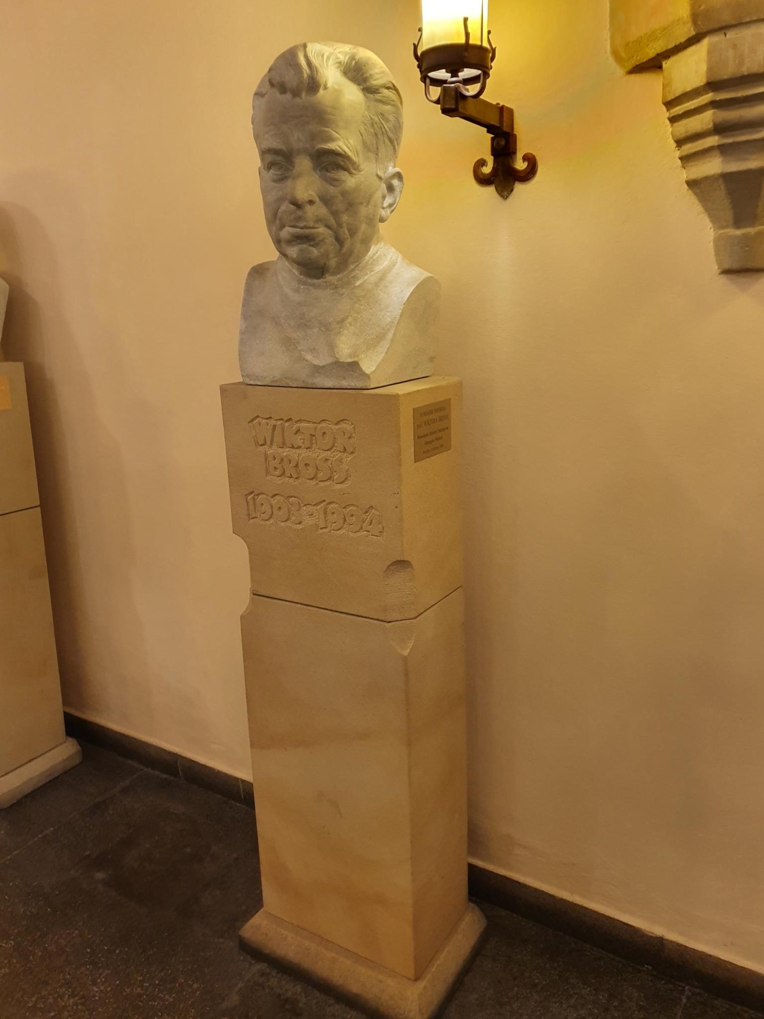 Wiktor Bross's bust, Wroclaw's Town Hall (2).jpg